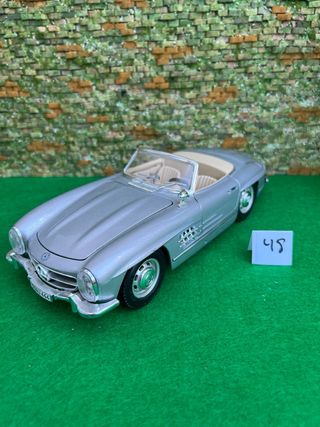 Mercedes-Benz 300 SL Roadster – 1957 – Escala 1:18