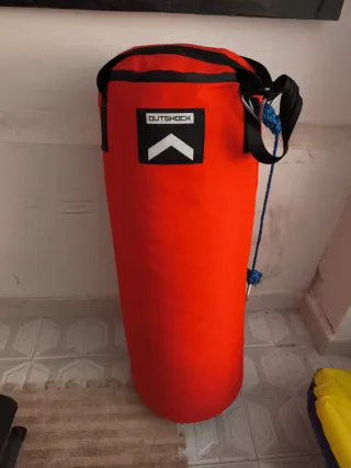 Saco de Boxeo Outshock (80cm) en perfecto estado.