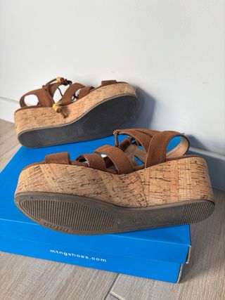 Sandalias de cuña Mustang