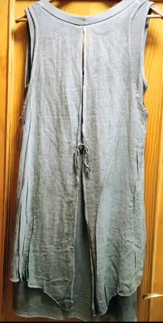 Vestido midi color topo con encaje