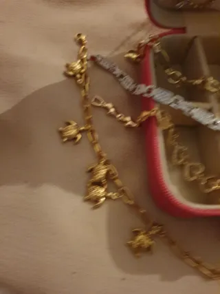 Joyero con joyas chapado en oro