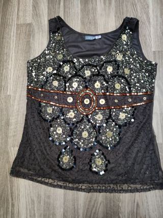 Top de pedrería y lentejuelas