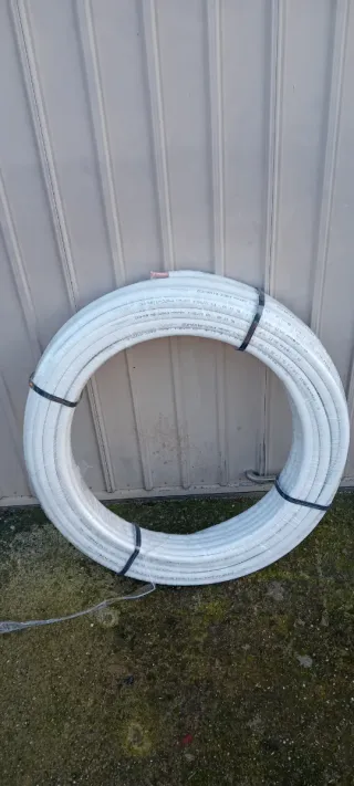 Tubo per condizionamento in plastica