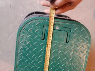 Registro de riego verde y negro