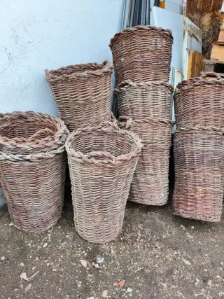 Cestos de mimbre artesanales