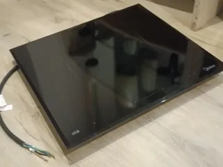 Placa de Inducción Midea Negra