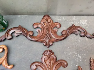 Adorno in legno massello intagliato per restaurare mobili