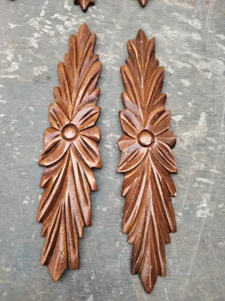 Adorno in legno massello intagliato per restaurare mobili