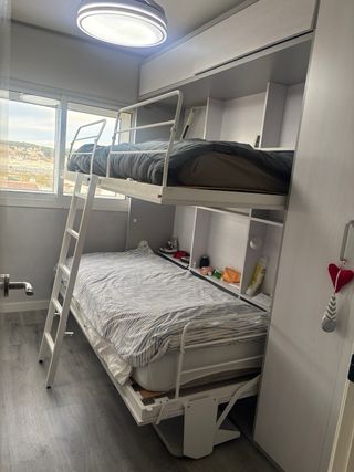 Litera abatible con escritorio y altillo