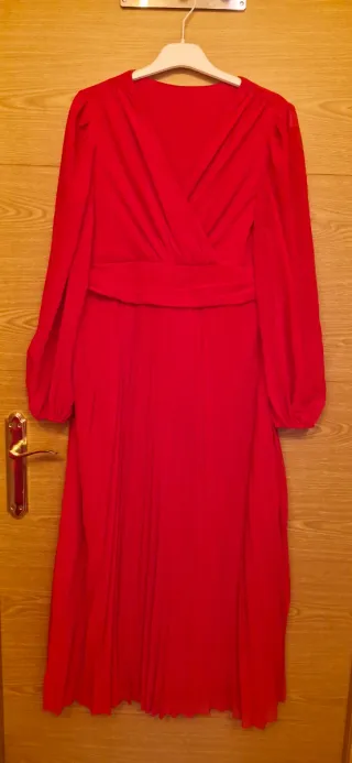 Vestido fiesta rojo, elegante, plizado