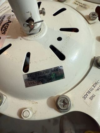 Lámpara Ventilador Argos Clásico Blanco Dorado