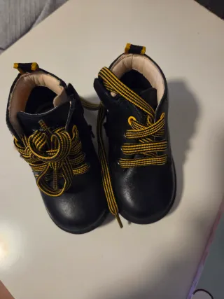 Botas Geox niño negras y amarillas