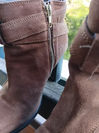 Botines de ante marrón talla 39