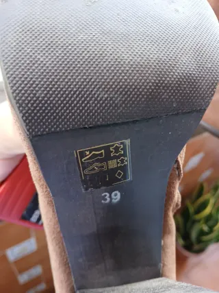 Botines de ante marrón talla 39