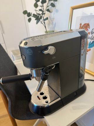 Cafetera DeLonghi Dedica