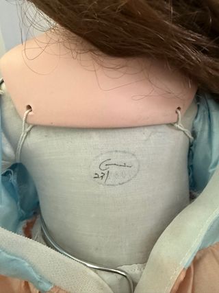 Muñeca de Porcelana Vestida