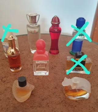 PREZZO NON PER INTERO LOTTO  6 miniature/profumini