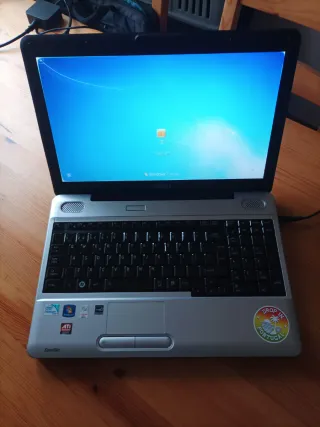 Portátil Toshiba Satellite L500-1TU