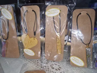 Colgantes de Resina Hechos a Mano