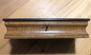 Scatola portagioie Sorrentina intarsiata XIX sec.