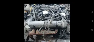Motor Mercedes V8 con caja cambios manual