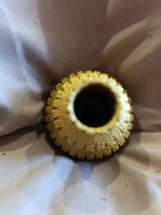 Broca escalonada dorada