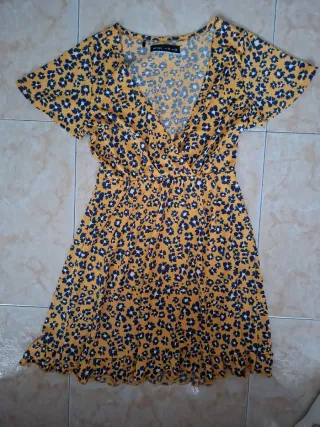 Vestido estampado floral Lefties Talla XS.