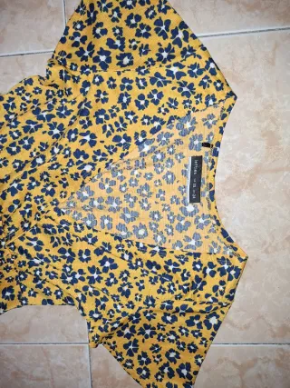 Vestido estampado floral Lefties Talla XS.