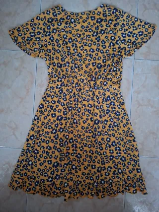 Vestido estampado floral Lefties Talla XS.