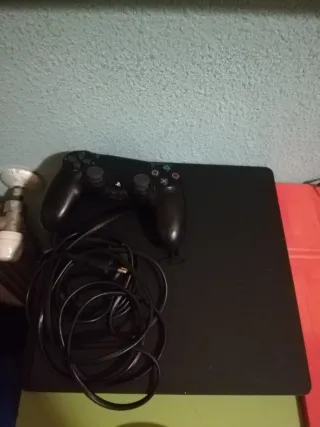 Consola PS4 nera + Volante e Pedali