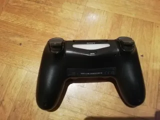 Consola PS4 nera + Volante e Pedali
