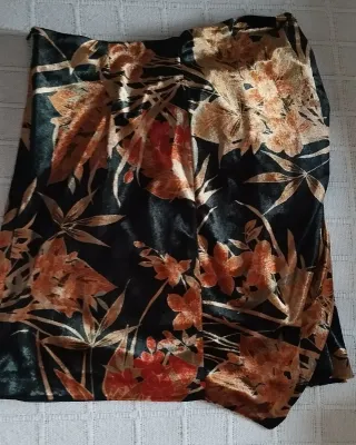 Minifalda Zara Estampada de fiesta.