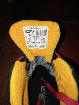 Bota montaña niña CMP negra y fucsia- talla 36