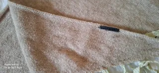 Chal de lana beige con flecos