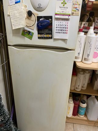 todo el mobiliario de Peluqueria y esteticista