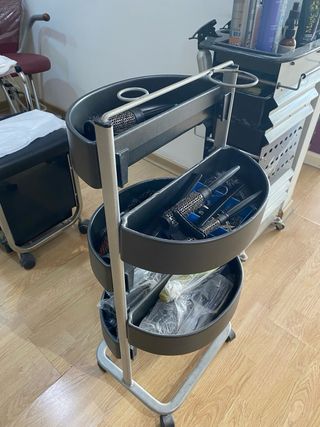todo el mobiliario de Peluqueria y estetica