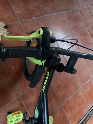 Bicicleta infantil Btwin con ruedines