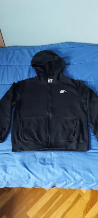 Sudadera Nike con cremallera negra