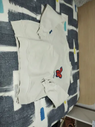 Jersey beige con estampado Mickey Mouse