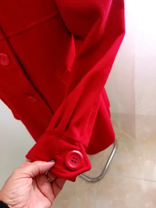 Bonito abrigo rojo