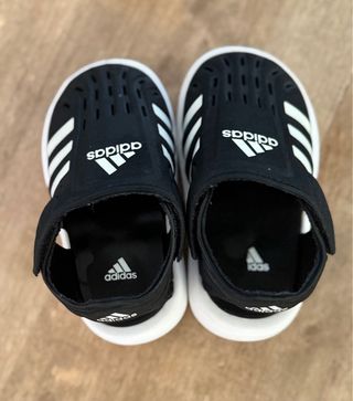 Sandalias Adidas Niño Negras Tiras Blancas