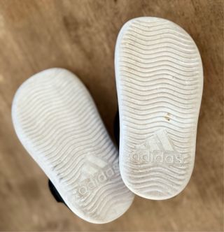 Sandalias Adidas Niño Negras Tiras Blancas