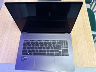 MSI Creator Z17 HX Studio A13VGT-046ES