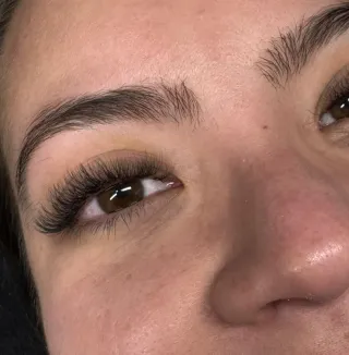 Extensiones de pestañas pelo a pelo