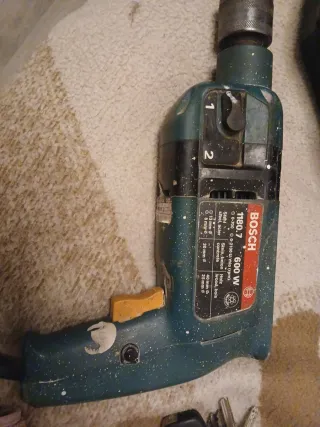 Taladro percutor Bosch 600W