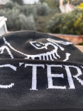 Gorro Arc'teryx Negro y Blanco