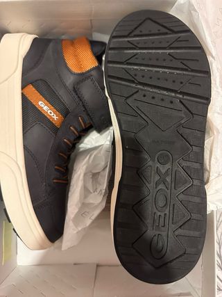 Zapatillas Geox niño azul y naranja