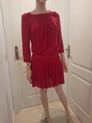 Vestido rojo Tintoretto Con falda plisada