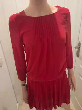 Vestido rojo Tintoretto Con falda plisada