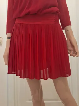 Vestido rojo Tintoretto Con falda plisada
